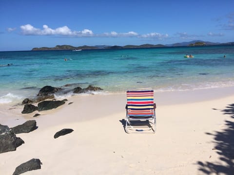 Beach nearby, sun loungers, beach towels