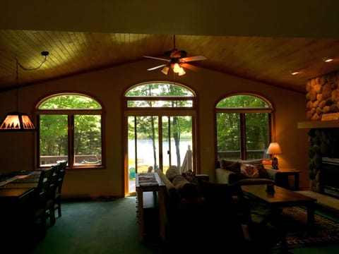 Smart TV, fireplace, DVD player, toys