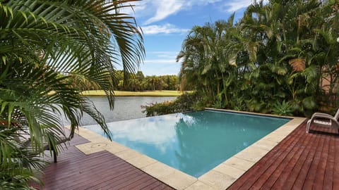 The place to be on a hot Queensland day, with the added bonus of golf watching.