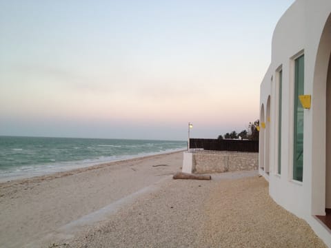 House in location to the beach