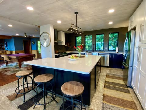 The kitchen was renovated June 2021 and with new appliances & quartz countertops