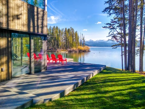 Beautiful views of the Pintler Mountains just steps from the lake shore.