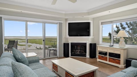 Great Bayfront Views from updated condo