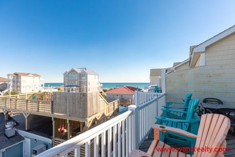 North Facing Decks Overlook Popular Hotspot Surf City Line
