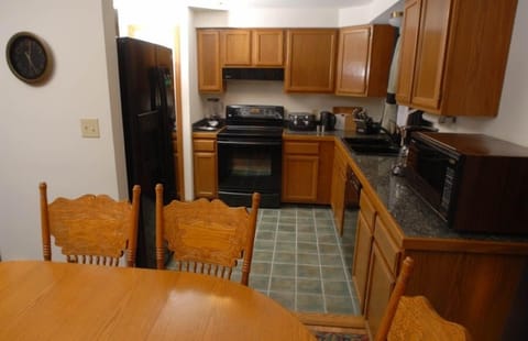 The kitchen is completely equipped.