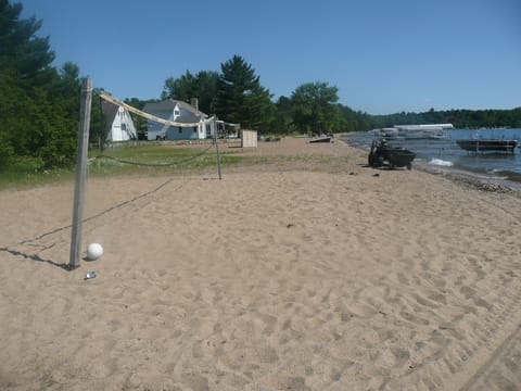 Private 20,000 sq. ft. Beach area with Volleyball. Dock Lift Available PartyDeck