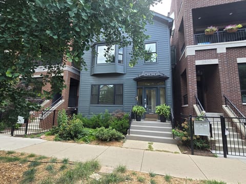Vintage 2 flat built in the late 1800's with  recently updated interior . 