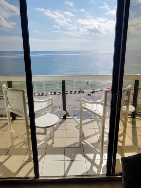 Private balcony with 2 chairs