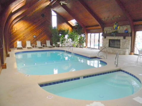 indoor pool, hot tub