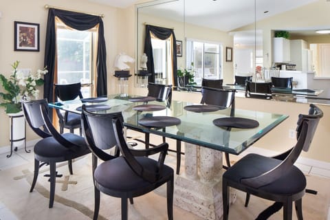 Art Deco Dining Area