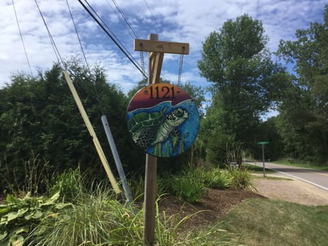 Sign at entrance of driveway