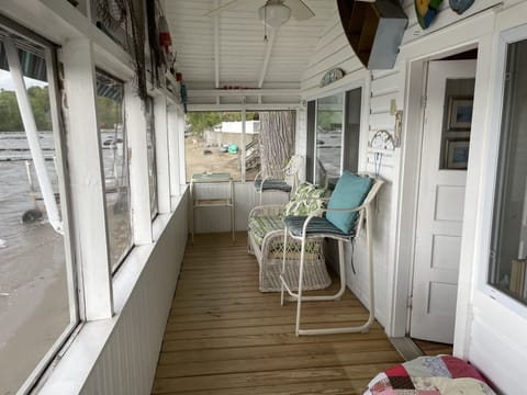 Cottage 1 Porch
