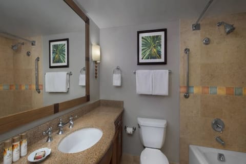 Combined shower/tub, jetted tub, hair dryer, towels