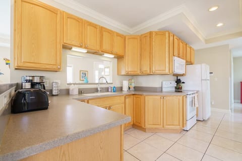 Main Kitchen - 2nd Floor