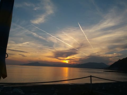 Aperitivo on the beach, gust 10 min walk from the apartment