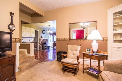 TV, fireplace, DVD player, books