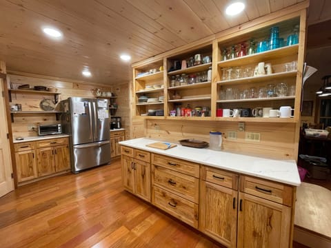 Large counter with plenty of storage