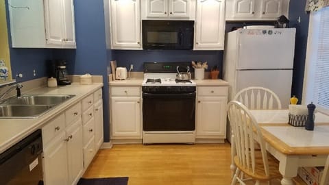 Fully equipped eat in kitchen with service for 12.