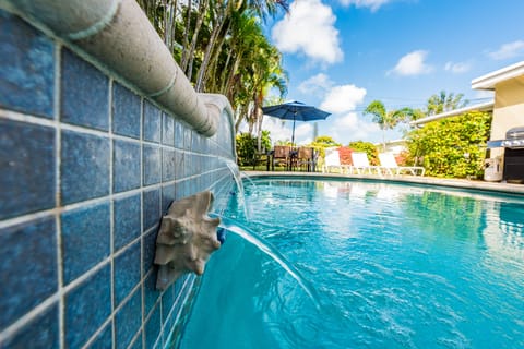 Salt Heated Pool Private Fenced Backyard