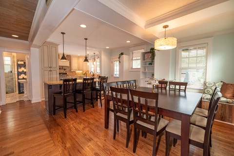 Dining room into kitchen