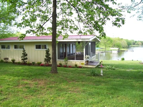 Beautiful Old Hickory Lake Cabin