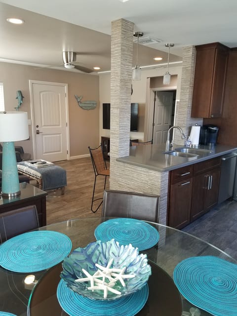 Dining Room seats 6 with seating for 2 at counter
