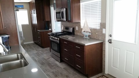 Kitchen - Cherry Cabinets