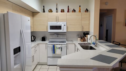 Completely renovated kitchen AUG 2022