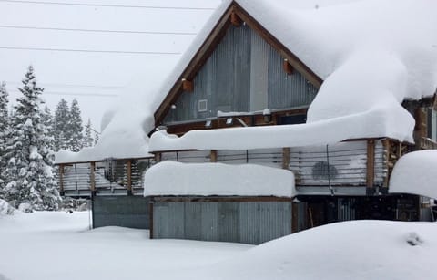 A typical powder dump in the famous Rocky Mountains of Utah!