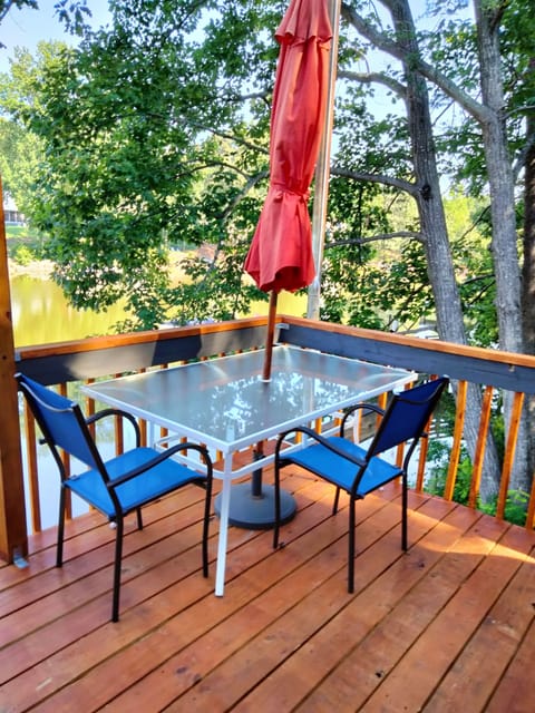 dining area on porch