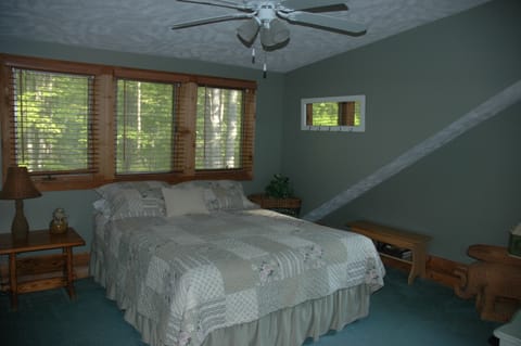 Upper Bedroom w/ceiling fan