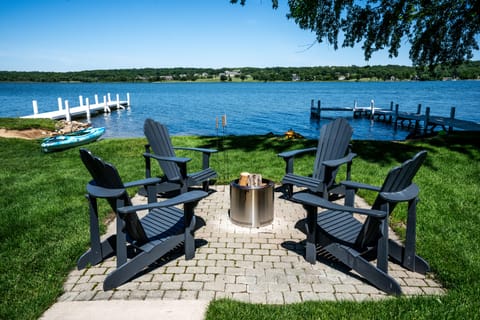 Lakeside fire pit to enjoy!