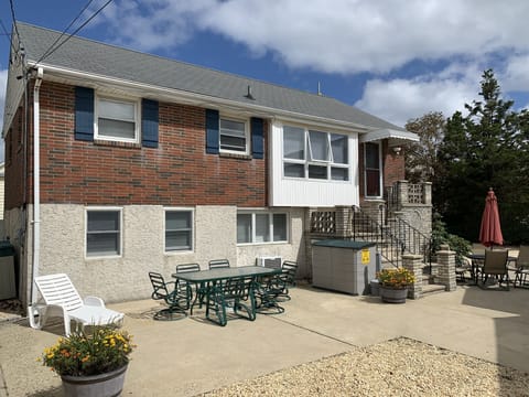 Front view of 308 Webster Ave Property