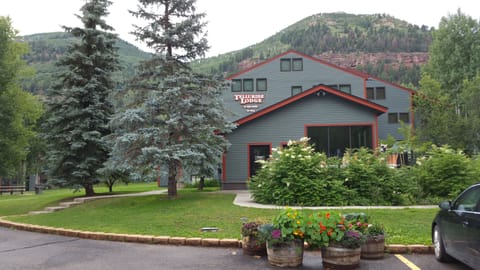 Shared Condominium Complex: Outdoor & Indoor Jacuzzi's with Steam & Sauna in Spa