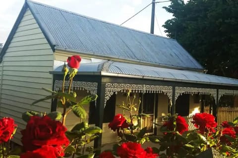 Goldfields Cottage Circa 1857