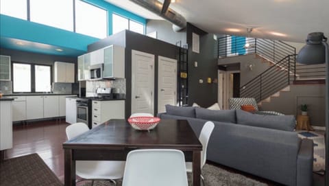 Table Expands to 6-8.