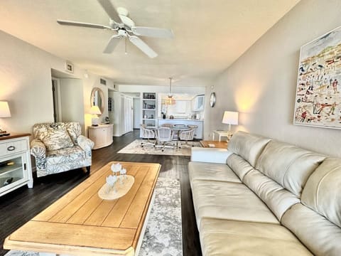 Living room, looking from the balcony.