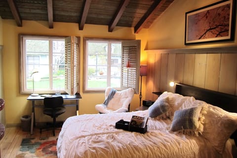 Entrance to bedroom