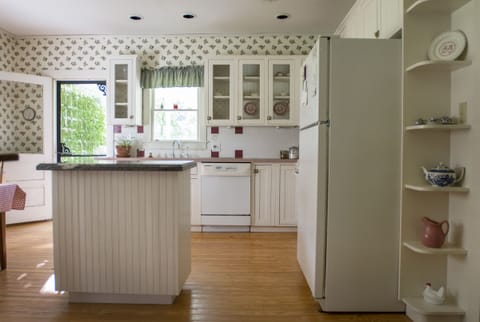 Despite its vintage character, the kitchen has all modern conveniences