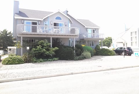 Front view of home