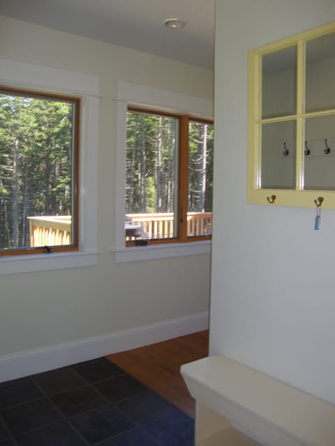 Side entry/mudroom