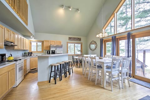 Fully Equipped Kitchen | Lake Views | Dining Tables