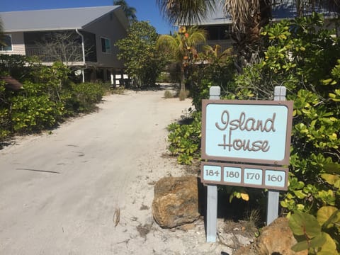 Quiet cozy complex of 4 duplex units