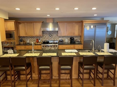 Gourmet Kitchen, double oven & gas range