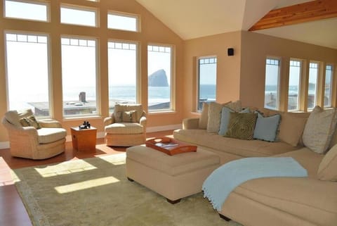 Top Floor Living Room with Cabinet enclosing. cable TV and full wifi