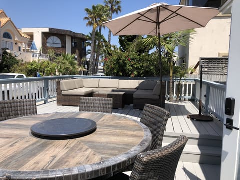 Awesome fire-pit table that seats 6 but we have squeezed in 8.