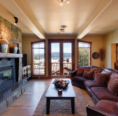 Lakeview Penthouse - Downtown McCall and 2 blocks to the lake