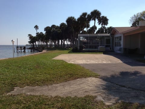 Private Riverfront House with Pool