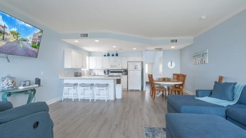 B Side Great Room & Bar Seating