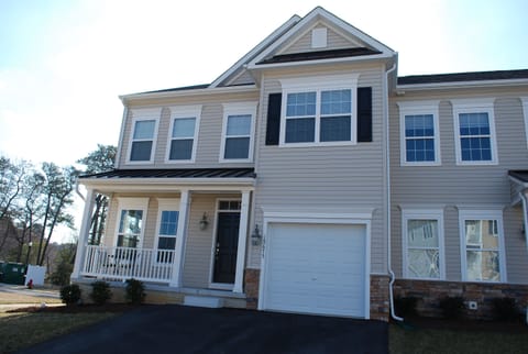 New 5 bedroom townhouse!